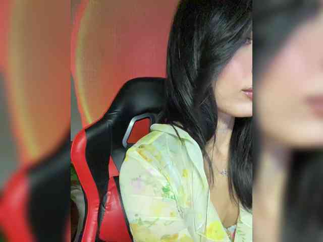 Girl-next-door webcam