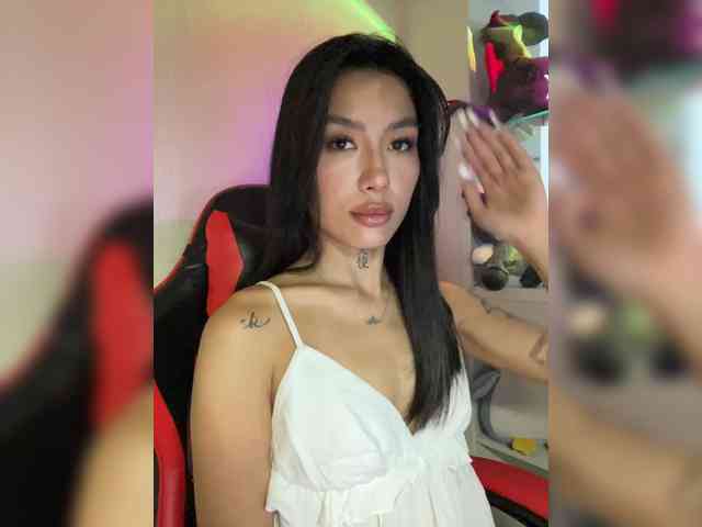 Girl-next-door webcam