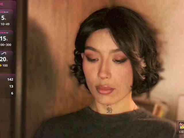 Girl-next-door webcam