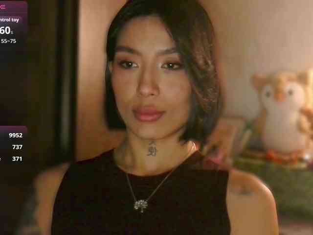 Girl-next-door webcam