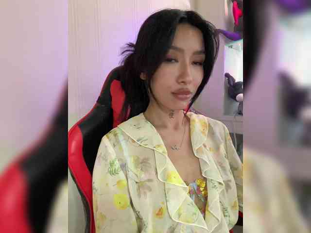 Girl-next-door webcam