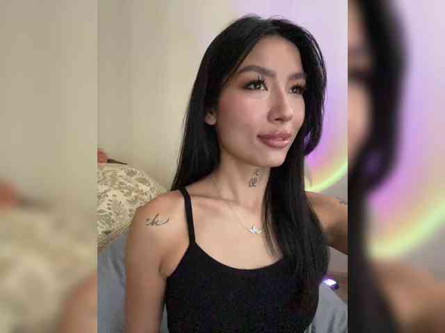 Girl-next-door webcam