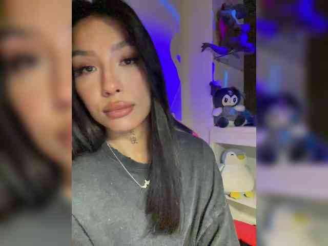 Girl-next-door webcam