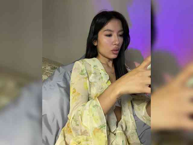 Girl-next-door webcam