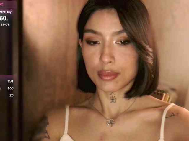 Girl-next-door webcam