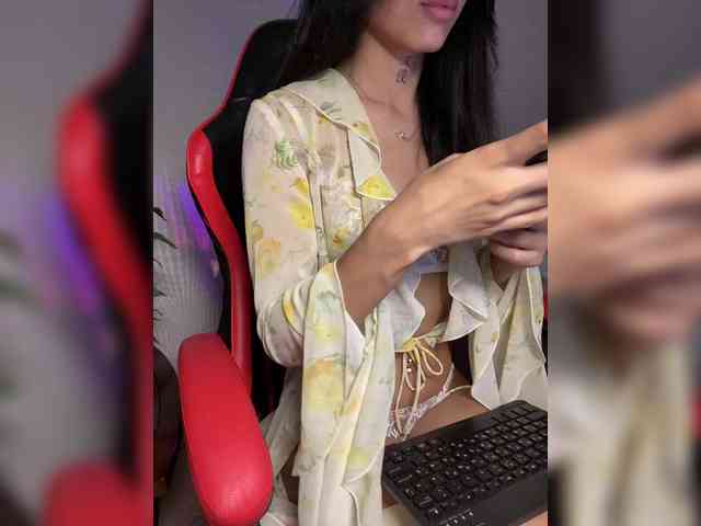 Girl-next-door webcam