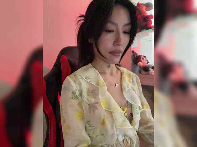 Girl-next-door webcam