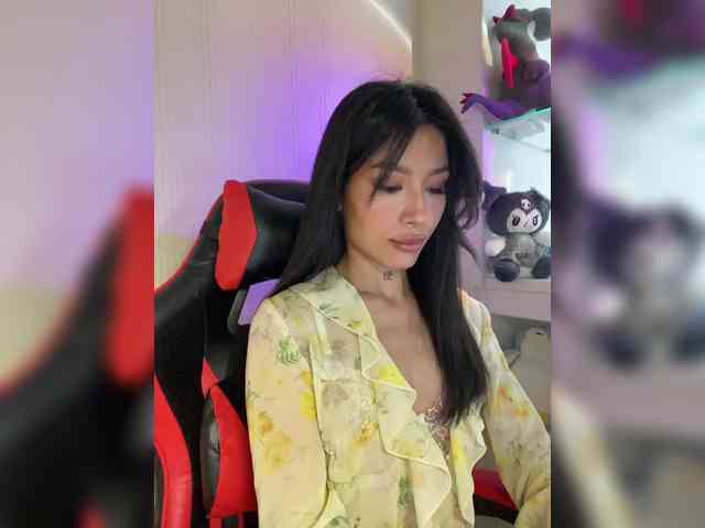 Girl-next-door webcam