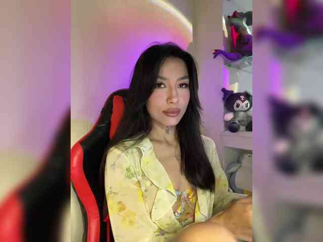 Girl-next-door webcam