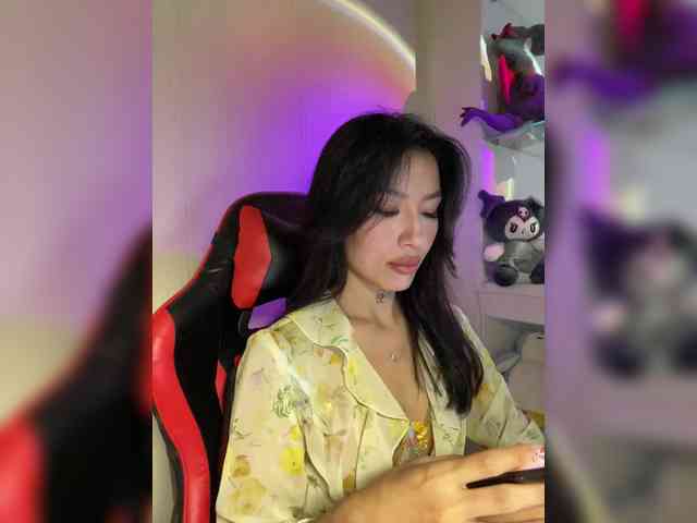 Girl-next-door webcam
