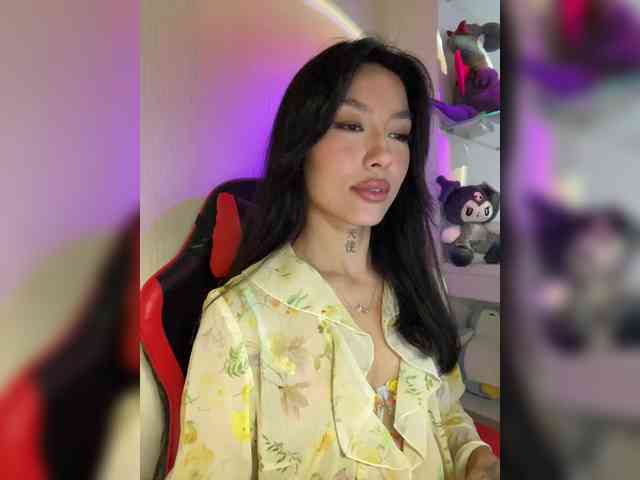 Girl-next-door webcam