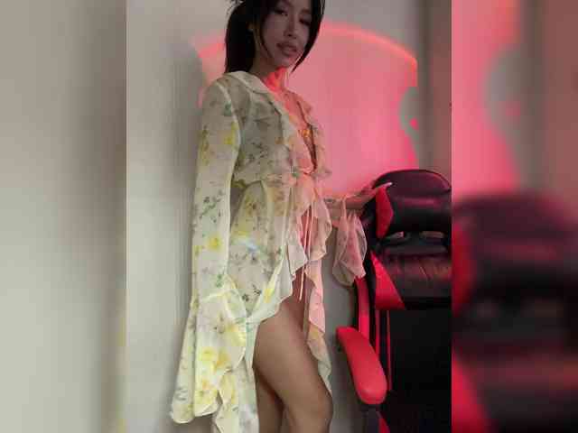 Girl-next-door webcam