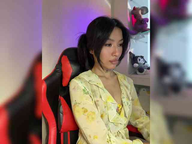 Girl-next-door webcam