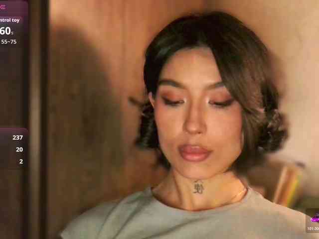 Girl-next-door webcam