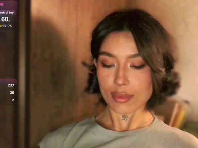 Girl-next-door webcam