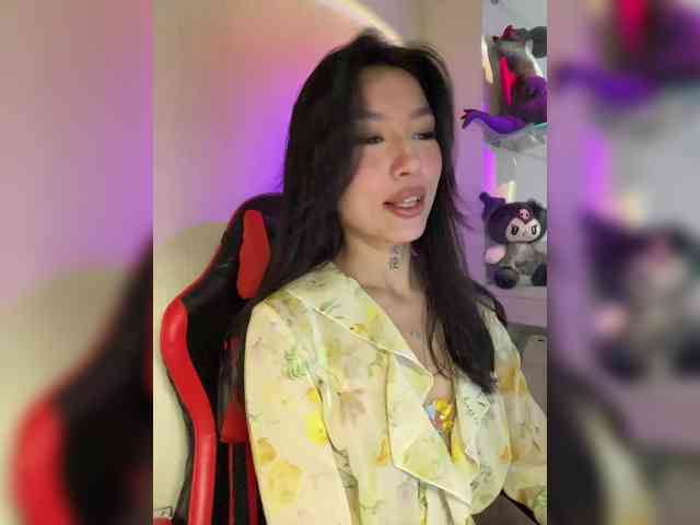 Girl-next-door webcam