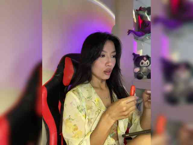 Girl-next-door webcam