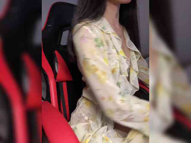 Girl-next-door webcam