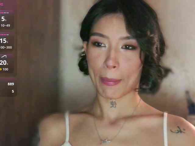 Girl-next-door webcam