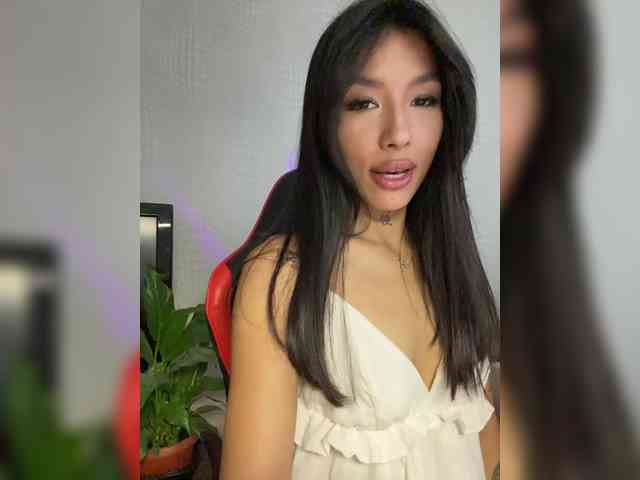 Girl-next-door webcam