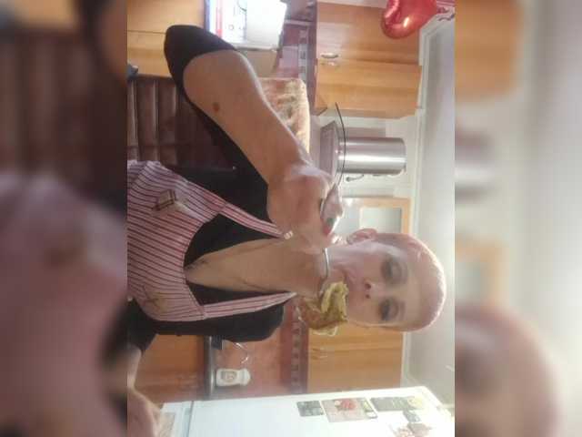 Join BongaCams's Raisin Raisin from BongaCams