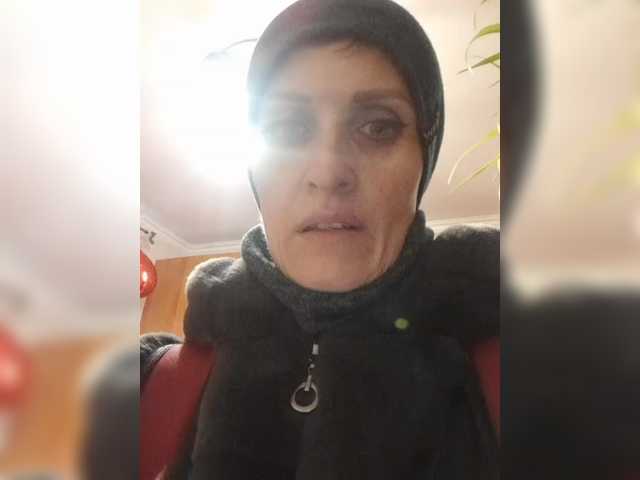 Raisin's BongaCams show and profile