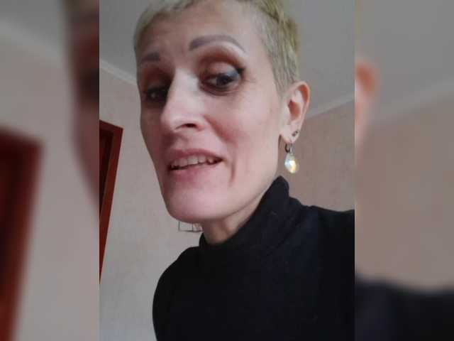 Raisin's BongaCams show and profile