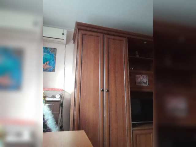 Raisin's BongaCams show and profile