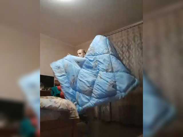 Raisin's BongaCams show and profile