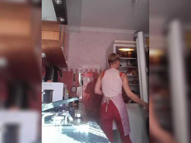 Raisin's BongaCams show and profile