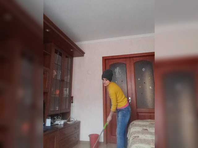 Raisin's BongaCams show and profile