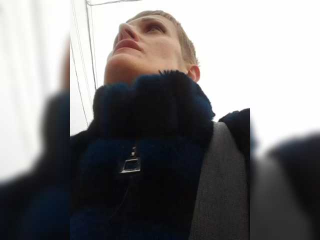 Raisin's BongaCams show and profile