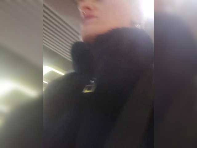 Raisin's BongaCams show and profile