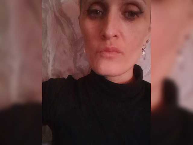 Raisin's BongaCams show and profile