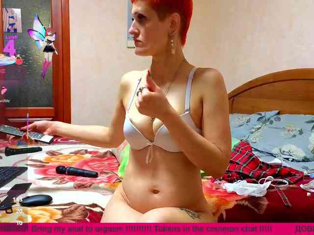 N-I-M-F-O-M-A-N-K-A webcam
