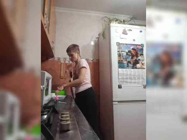 N-I-M-F-O-M-A-N-K-A webcam