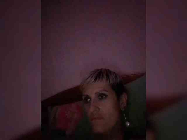 N-I-M-F-O-M-A-N-K-A webcam