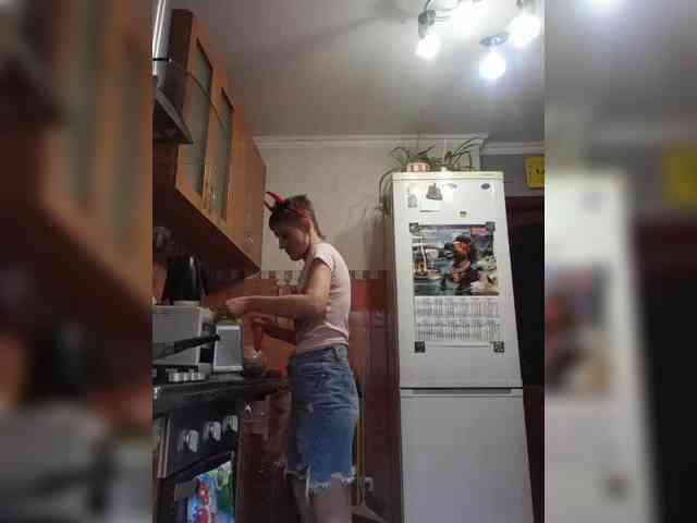 N-I-M-F-O-M-A-N-K-A webcam