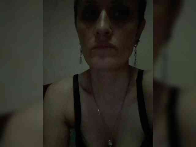 N-I-M-F-O-M-A-N-K-A webcam
