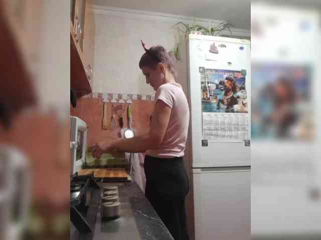 N-I-M-F-O-M-A-N-K-A webcam