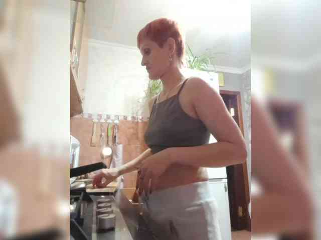 N-I-M-F-O-M-A-N-K-A webcam