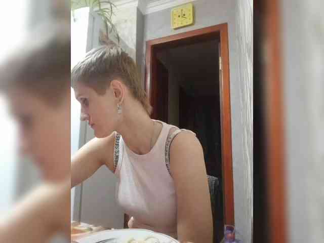 N-I-M-F-O-M-A-N-K-A webcam