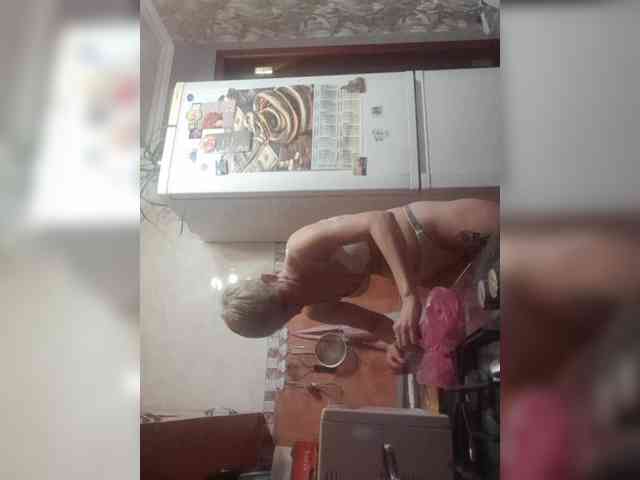 N-I-M-F-O-M-A-N-K-A webcam