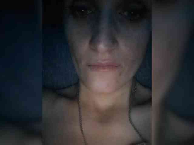 N-I-M-F-O-M-A-N-K-A webcam