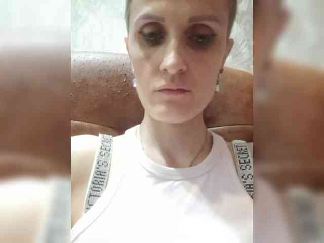 N-I-M-F-O-M-A-N-K-A webcam