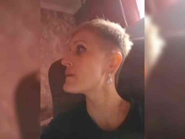 N-I-M-F-O-M-A-N-K-A webcam