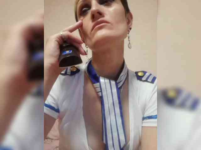 N-I-M-F-O-M-A-N-K-A webcam