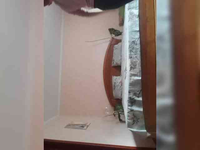 N-I-M-F-O-M-A-N-K-A webcam
