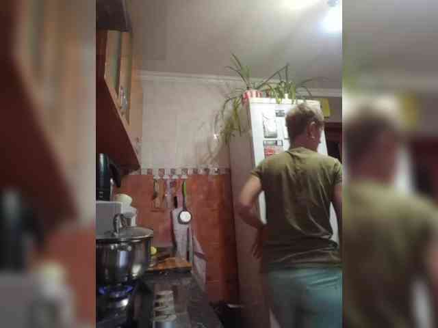 N-I-M-F-O-M-A-N-K-A webcam