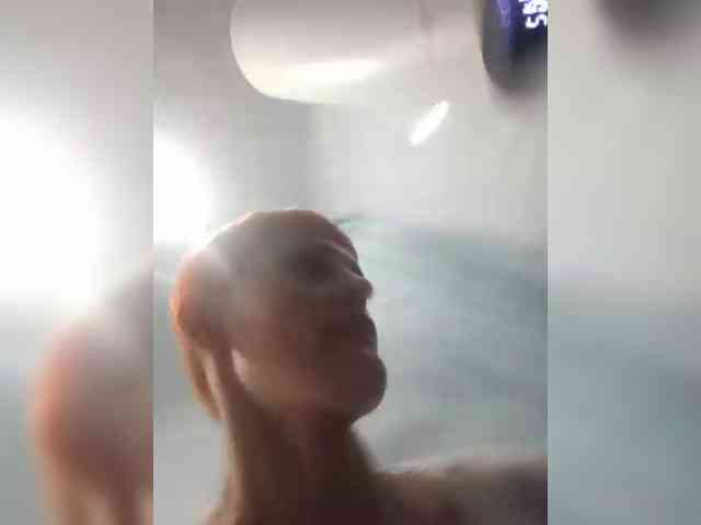 N-I-M-F-O-M-A-N-K-A webcam
